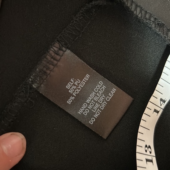 M - FAUX LEATHER leggings - Picture 6 of 6